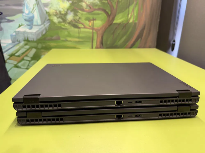 Мобільна робоча станція Lenovo ThinkPad P16v Gen2 / 16" (1920x1200) IPS / Intel Core Ultra 7 155H (16 (22) ядер по 1.4 - 4.8 GHz) / 32 GB DDR5 / 1000 GB SSD / nVidia RTX 1000 Ada, 6 GB GDDR6, 96-bit / WebCam б/в - Фото 3 Мобільна робоча станція Lenovo ThinkPad P16v Gen2 / 16" (1920x1200) IPS / Intel Core Ultra 7 155H (16 (22) ядер по 1.4 - 4.8 GHz) / 32 GB DDR5 / 1000 GB SSD / nVidia RTX 1000 Ada, 6 GB GDDR6, 96-bit / WebCam б/в - зображення 3