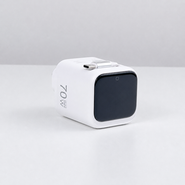 Зарядка портативная 70W GaN с Цифровым Дисплеем, Выдвижным Кабелем Type-C и Сменной Вилкой Белый - изображение 2