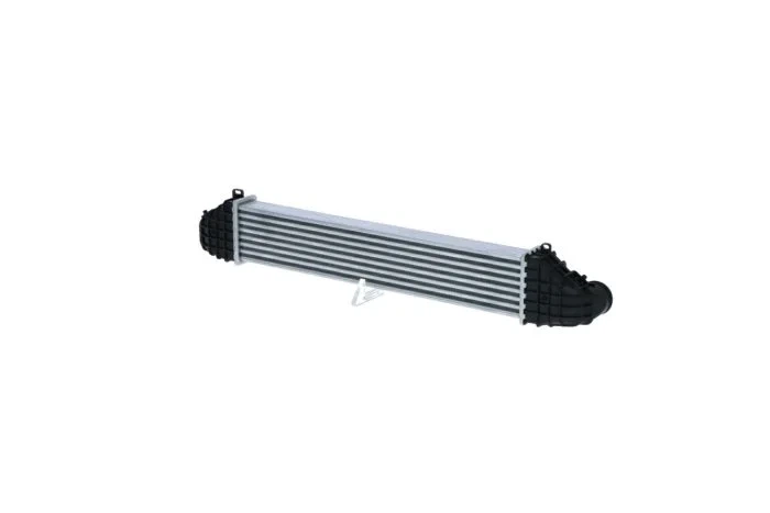 Інтеркулер VOLVO C30, C70 II, S40 II, V50 2.5 01.04-06.13 309023 NRF NRF 309023 Volvo C30, S40, V50, C70 30636847, 30741851, 30776211 - изображение 3