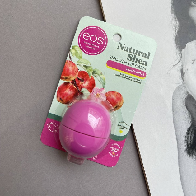 Зволожуючий бальзам для губ EOS Natural Shea Smooth з ароматом яблука та меду і натуральним воском 7 г - зображення 2