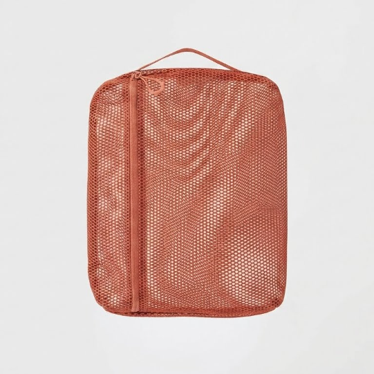 Сумка-органайзер MUJI из 3D-сетки из переработанного полиэстера 27x21x5 см Orange - Фото 1 Сумка-органайзер MUJI из 3D-сетки из переработанного полиэстера 27x21x5 см Orange - изображение 1