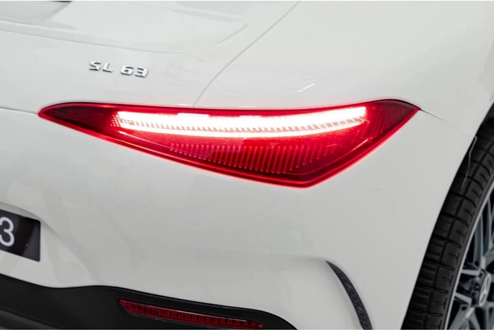 Електромобіль для дітей Mercedes Benz AMG SL63 білий PA.DK-SL63.BIA (5903864940466) - зображення 5