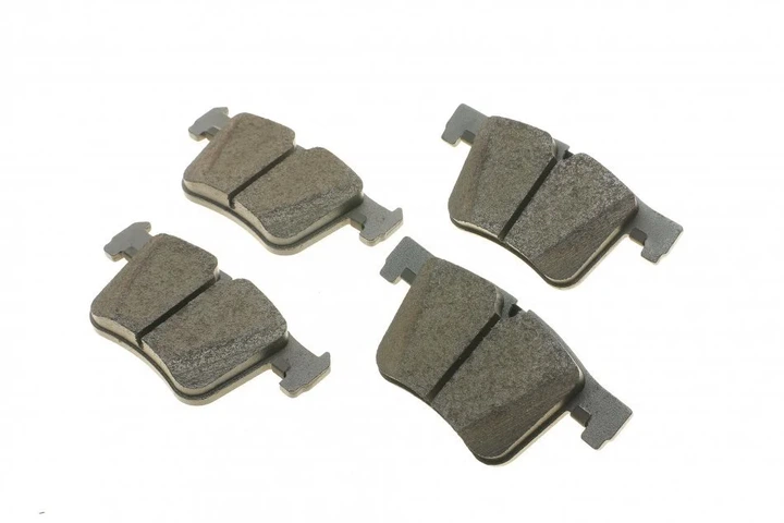 Комплект гальмівних колодок BOSCH 0 986 494 487 BMW 2 Series, 3 Series, 4 Series, X3, 1 Series, X4 34106859181, 34106859182, 34116854126 - Фото 2 Комплект гальмівних колодок BOSCH 0 986 494 487 BMW 2 Series, 3 Series, 4 Series, X3, 1 Series, X4 34106859181, 34106859182, 34116854126 - изображение 2
