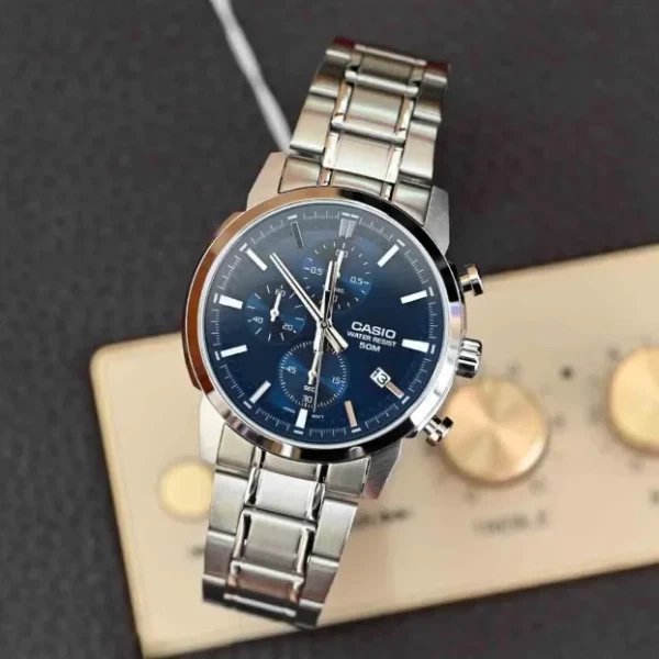 Наручний годинник CASIO MTP-E510D-2A2VDF - Фото 2 Наручний годинник CASIO MTP-E510D-2A2VDF - изображение 2