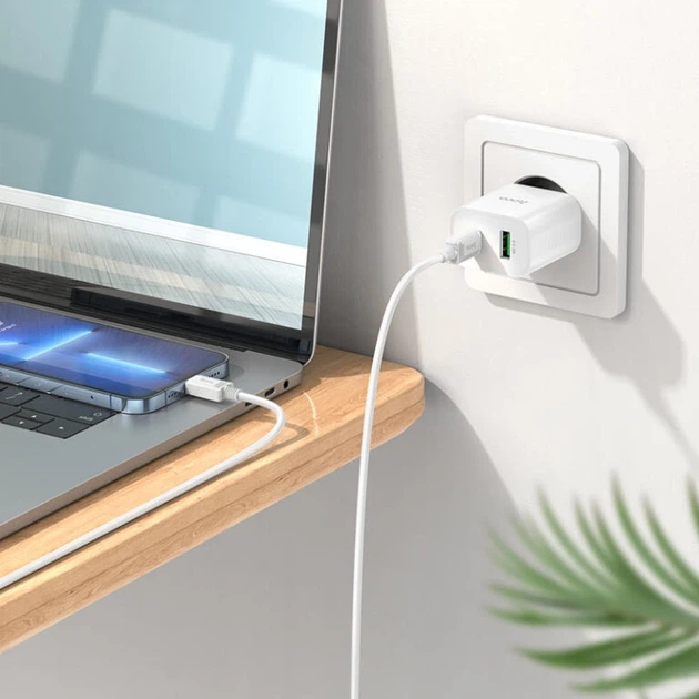 Мережевий зарядний пристрій з кабелем HOCO C80A Plus Rapido PD20W+QC3.0 charger set(C to iP) White - Фото 7 Мережевий зарядний пристрій з кабелем HOCO C80A Plus Rapido PD20W+QC3.0 charger set(C to iP) White - зображення 7