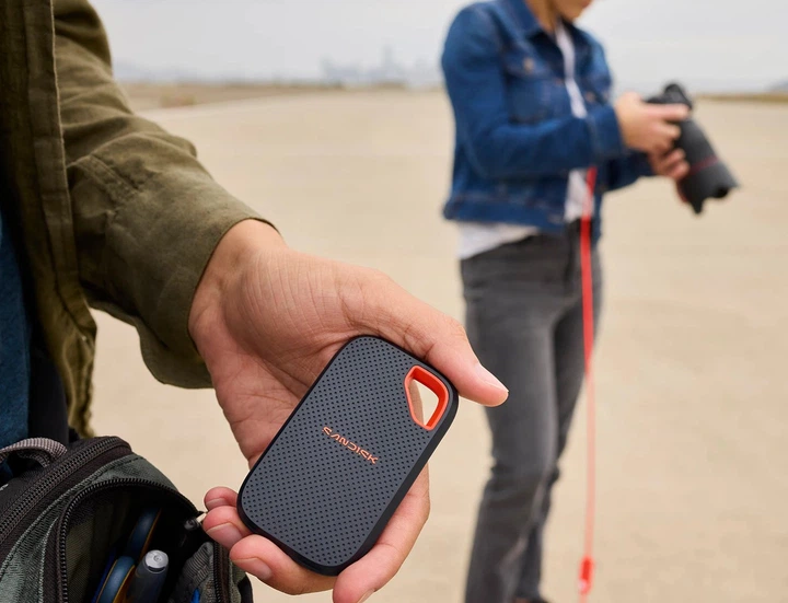 Dysk zewnętrzny SanDisk Extreme Portable SSD 1TB USB 3.2 Type-C (SDSSDE70-1T00-G25) - obraz 5