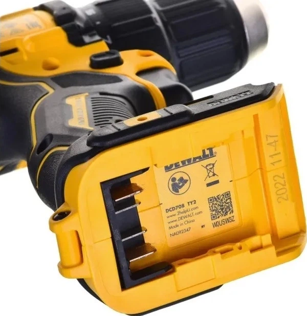 Акумуляторний дриль-шуруповерт DeWalt 18V XR з 3 акумуляторами 5 Аг (DCD708P3T-QW) - зображення 4