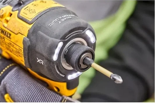 Zakrętarka udarowa hydrauliczna DeWalt 1/4' 18 V 56 Nm z 2 akumulatorami 1.7 Ah (DCF870E2T-QW) - obraz 12