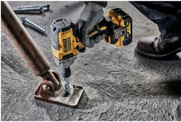 Акумуляторний ударний гайковерт DeWalt 18V XR 1/2" 812 Нм з 2 акумуляторами 5 Аг (DCF892P2T-QW) - зображення 19