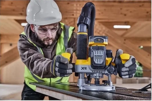 Акумуляторний фрезер DeWalt POWERSTACK 18V XR 8-12 мм з 2 акумуляторами 5 Аг (DCW620H2-QW) - зображення 7
