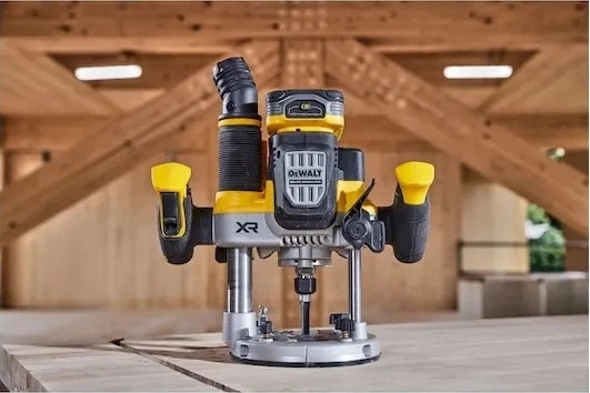 Акумуляторний фрезер DeWalt POWERSTACK 18V XR 8-12 мм з 2 акумуляторами 5 Аг (DCW620H2-QW) - зображення 10