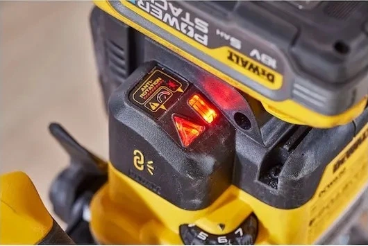 Акумуляторний фрезер DeWalt POWERSTACK 18V XR 8-12 мм з 2 акумуляторами 5 Аг (DCW620H2-QW) - зображення 18