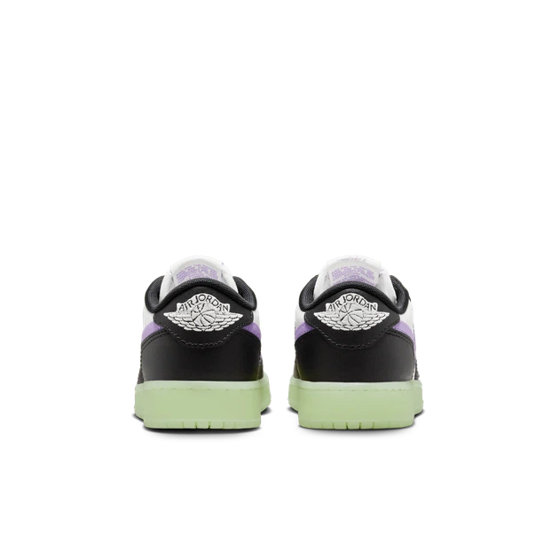 Підліткові кросівки AIR JORDAN 1 RETRO LOW OG HF0412-001 білі з чорним та фіолетовим Розмір 35 - Фото 3 Підліткові кросівки AIR JORDAN 1 RETRO LOW OG HF0412-001 білі з чорним та фіолетовим Розмір 35 - зображення 3