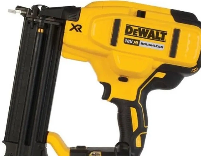 Gwoździarka akumulatorowa do wykończeń DeWalt 18 V bez akumulatora i ładowarki (DCN680NT-XJ) - obraz 2