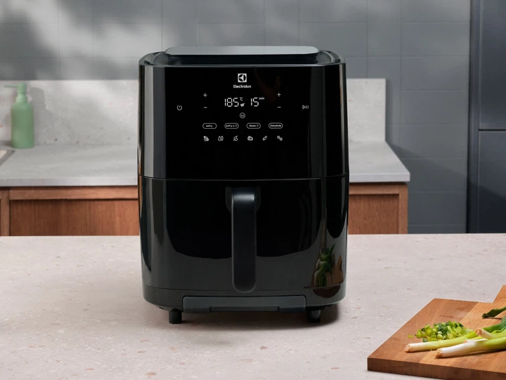 Мультипіч Electrolux 1800Вт, чаша-6.8л, сенсорне керування, 6 авто. програм, пара, пластик, чорний (00108846) - изображение 3