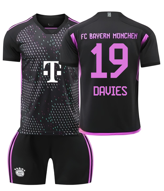 Форма футбольная детская Davies (Дэйвис) 19 Bavaria Munich (Бавария Мюнхен), сезон 24/25, 22 размер, рост 125-130 см, черная с фиолетовым - Фото 1 Форма футбольная детская Davies (Дэйвис) 19 Bavaria Munich (Бавария Мюнхен), сезон 24/25, 22 размер, рост 125-130 см, черная с фиолетовым - изображение 1
