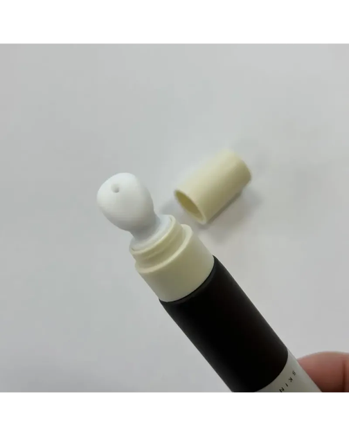 Крем под глаза с бакучиолом и пробиотиками SKIN1004 Madagascar Centella Bakuchiol Eye 20 мл (8809913830177) - изображение 2
