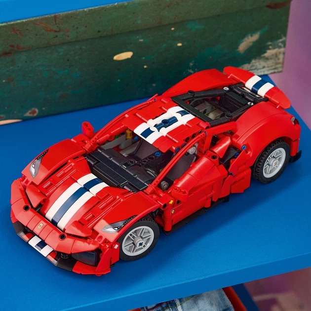 Конструктор LEGO Technic Автомобіль Ferrari 488 PISTA 882 деталі (42235) - зображення 8