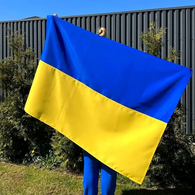 Флаг Украины из габардина 135х90 см для улицы и помещений желто-синий сшитый флаг - Фото 4 Флаг Украины из габардина 135х90 см для улицы и помещений желто-синий сшитый флаг - изображение 4