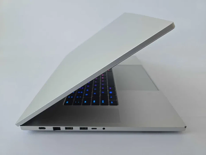 Ноутбук Razer Blade 18 I9 13950HX/RTX 4090/RAM 16GB/SSD 512GB/QHD 240Hz Б\В - Б/У - Фото 5 Ноутбук Razer Blade 18 I9 13950HX/RTX 4090/RAM 16GB/SSD 512GB/QHD 240Hz Б\В - Б/У - изображение 5
