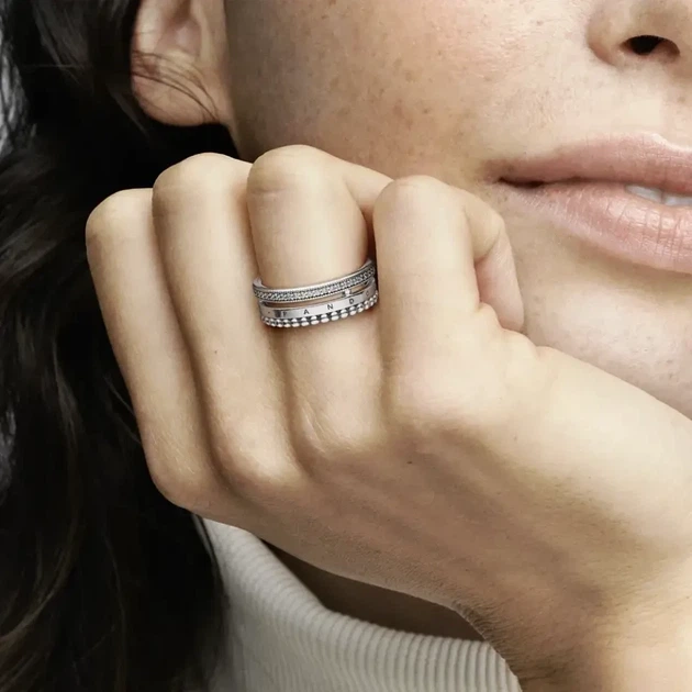 Серебряное кольцо Pandora с логотипом, паве и металлическими шариками Серебряное кольцо Пандора Корона Паве 192312C01 16 мм 17.8 мм - Фото 4 Серебряное кольцо Pandora с логотипом, паве и металлическими шариками Серебряное кольцо Пандора Корона Паве 192312C01 16 мм 17.8 мм - изображение 4