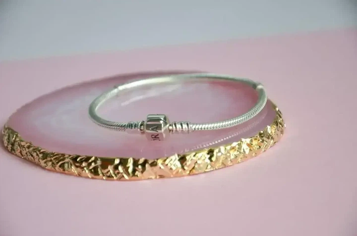 Серебряный браслет-змейка Pandora Moments Серебряный браслет Пандора змейка базовый 590702HV 16 20 - Фото 6 Серебряный браслет-змейка Pandora Moments Серебряный браслет Пандора змейка базовый 590702HV 16 20 - изображение 6