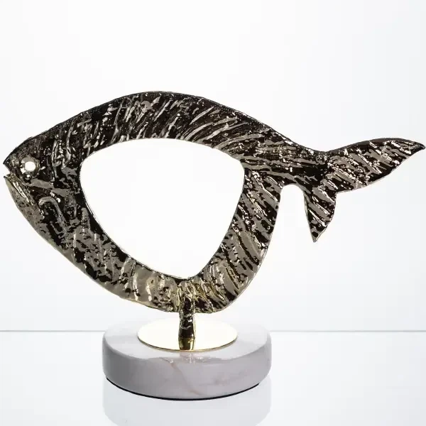 Статуэтка рыба Modern Fish 25×10×18 см металлическая золотистая на мраморной подставке для дома гостиной офиса Yiwu - Фото 3 Статуэтка рыба Modern Fish 25×10×18 см металлическая золотистая на мраморной подставке для дома гостиной офиса Yiwu - изображение 3