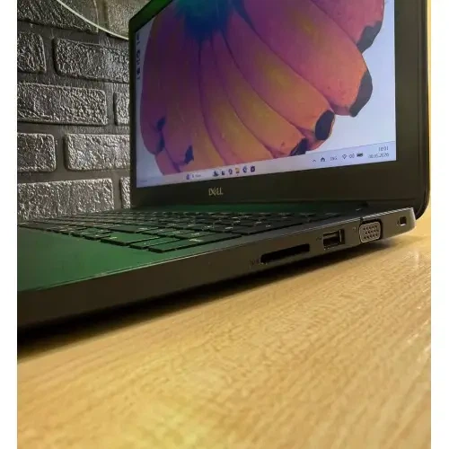 Ноутбук Dell Latitude 3500 15.6" i5-8265U 3.9 GHz 8GB DDR4 256 GB SSD + ОС Windows 11 Pro + АКБ + ЗП Б/В | 25998 - Фото 5 Ноутбук Dell Latitude 3500 15.6" i5-8265U 3.9 GHz 8GB DDR4 256 GB SSD + ОС Windows 11 Pro + АКБ + ЗП Б/В | 25998 - зображення 5