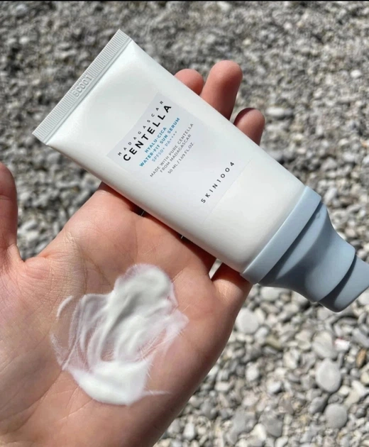 Сонцезахисна легка крем сироватка з центелою Skin1004 Madagascar Centella Hyalu-Cica Water-Fit Sun Serum SPF50+ PA++++ 50ml - зображення 4