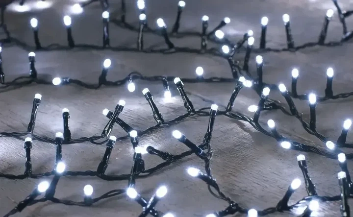 Уличная светодиодная гирлянда 300 LED Ekspand холодный Generic белый 22 м для елки фасада и сада 1.5 (LCZ-300-ZB) - Фото 4 Уличная светодиодная гирлянда 300 LED Ekspand холодный Generic белый 22 м для елки фасада и сада 1.5 (LCZ-300-ZB) - изображение 4
