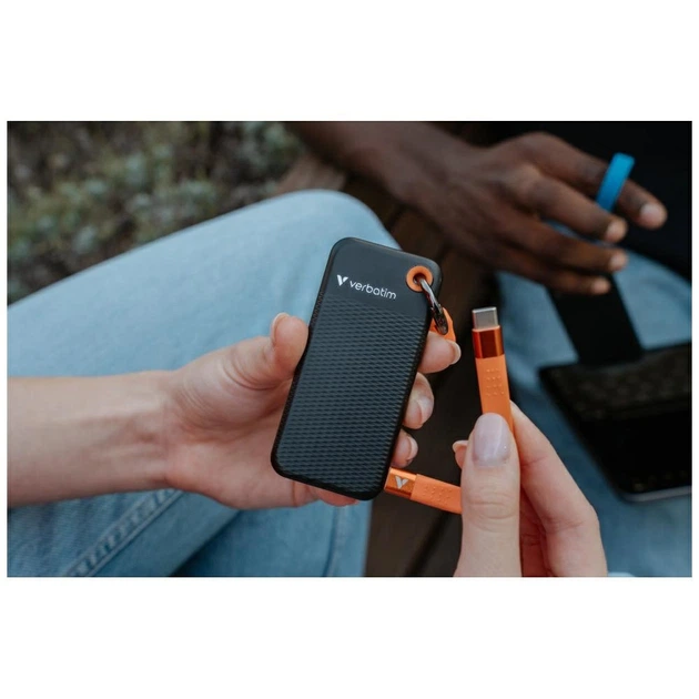 Dysk SSD Verbatim Pocket SSD 256GB USB-C 3.2 Gen 2 Type-C Black-Orange (23942324188) - Zdjęcie 7 Dysk SSD Verbatim Pocket SSD 256GB USB-C 3.2 Gen 2 Type-C Black-Orange (23942324188) - obraz 7