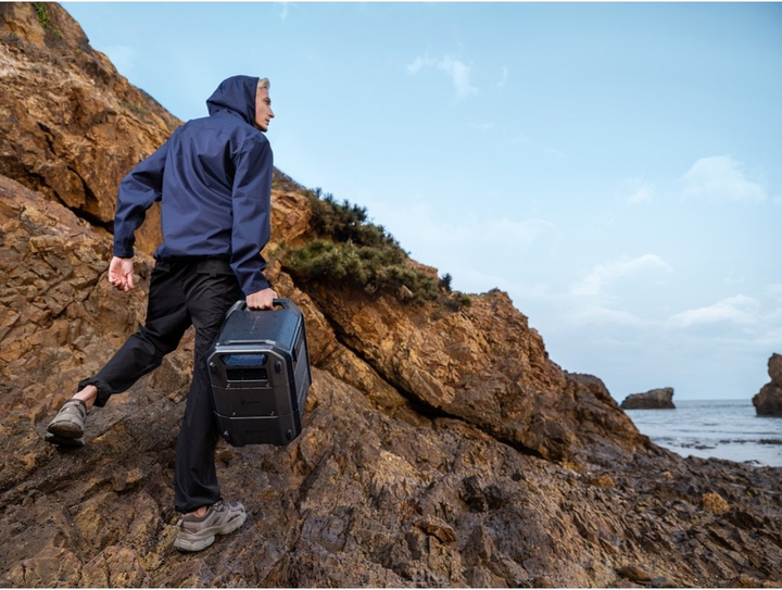 Зарядна станція + сонячна панель Segway Portable Power Station Cube 1000 with 2E-PSPLW250 (AA.13.04.02.0004-SET250) - Фото 16 Зарядна станція + сонячна панель Segway Portable Power Station Cube 1000 with 2E-PSPLW250 (AA.13.04.02.0004-SET250) - зображення 16
