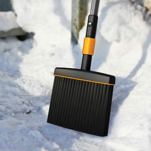 Мітла для підмітання Fiskars QuikFit 135534 (1001415) (насадка) - Фото 6 Мітла для підмітання Fiskars QuikFit 135534 (1001415) (насадка) - изображение 6