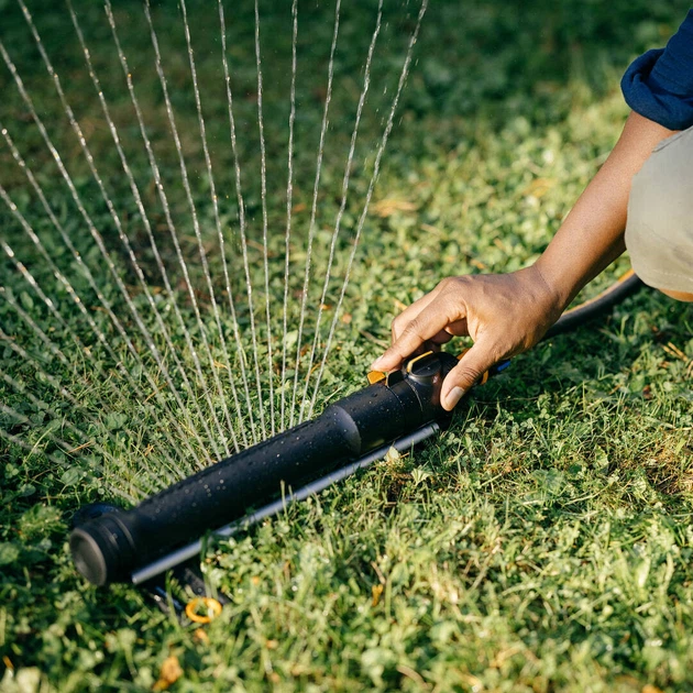 Дощувач Fiskars осцилюючий Fiskars Comfort S-M (1070834) - изображение 7