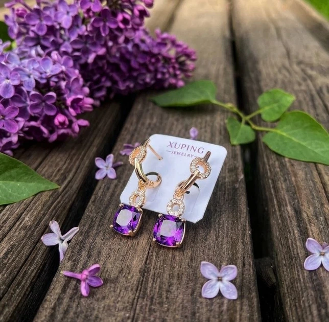 Сережки Xuping 18k з фіолетовим фіанітом медичне золото - Фото 1 Сережки Xuping 18k з фіолетовим фіанітом медичне золото - зображення 1