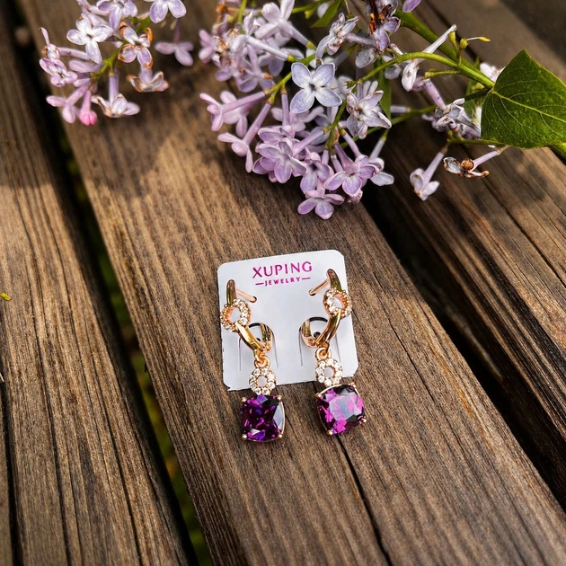 Сережки Xuping 18k з фіолетовим фіанітом медичне золото - Фото 2 Сережки Xuping 18k з фіолетовим фіанітом медичне золото - зображення 2