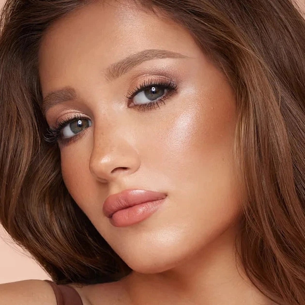 Рідкий скульптор для обличчя Charlotte Tilbury Hollywood Contour Wand Fair-Medium - Фото 2 Рідкий скульптор для обличчя Charlotte Tilbury Hollywood Contour Wand Fair-Medium - изображение 2