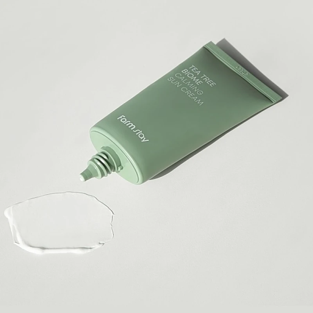 Заспокійливий сонцезахисний крем для обличчя FarmStay Tea Tree Biome Calming Sun Cream SPF50+ PA++++ 50 мл - контроль себуму - Фото 2 Заспокійливий сонцезахисний крем для обличчя FarmStay Tea Tree Biome Calming Sun Cream SPF50+ PA++++ 50 мл - контроль себуму - изображение 2