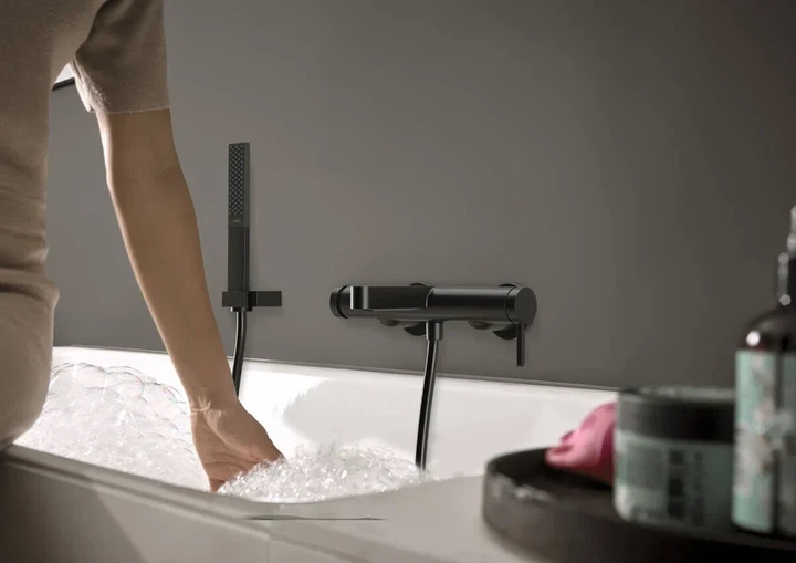 Змішувач hansgrohe Finoris 76420340 для ванни настінного монтажу, чорний матовий хром - зображення 2