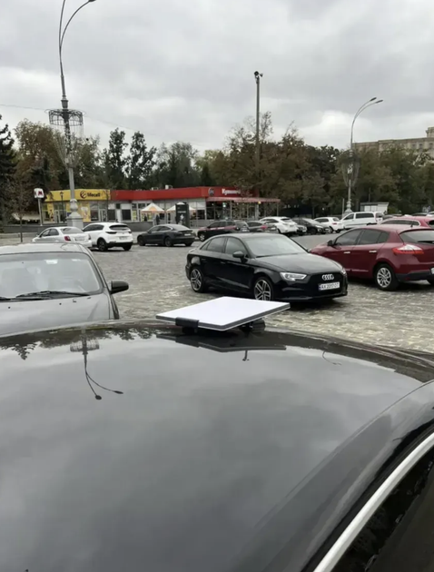 Магнитное автомобильное крепление для Starlink Mini (белое), с магнитами диаметром 66 мм. - Фото 4 Магнитное автомобильное крепление для Starlink Mini (белое), с магнитами диаметром 66 мм. - изображение 4