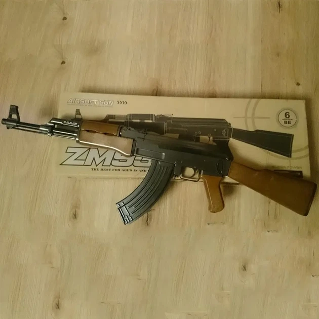 Дитяча пневматична іграшка ZM93, автомат на пластикових кульках 6 мм, металевий, довжина 83 см - изображение 5