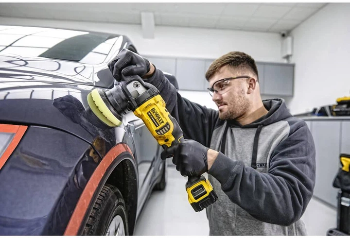 Полировальная машина аккумуляторная бесщеточная DeWALT DCM848P2 18В 5 Аг 2000-5500 об/мин 125 мм 2.9 кг (DCM848P2) - изображение 7