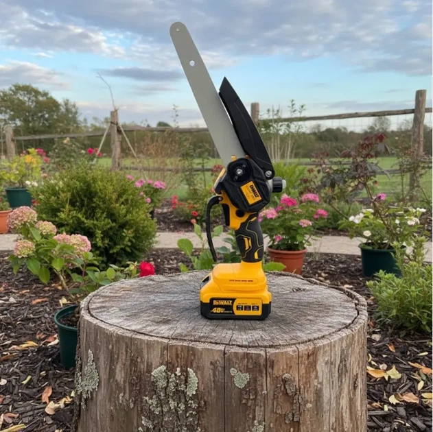 Пила ручна акумуляторна 8" 48V 6Ah з 2 АКБ, шина 20 см, ланцюгова для обрізки гілок - зображення 2