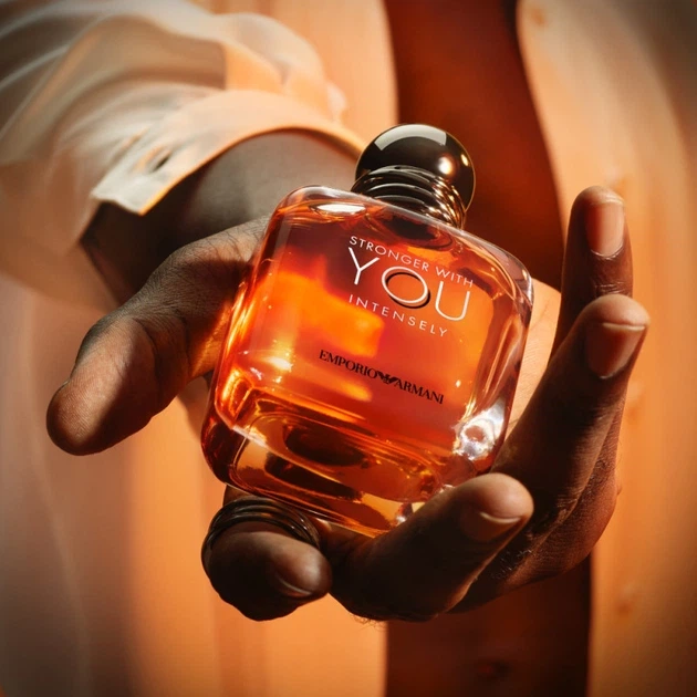 Парфумована вода для чоловіків Giorgio Armani Emporio Armani Stronger With You Intensely 100 ml - изображение 6