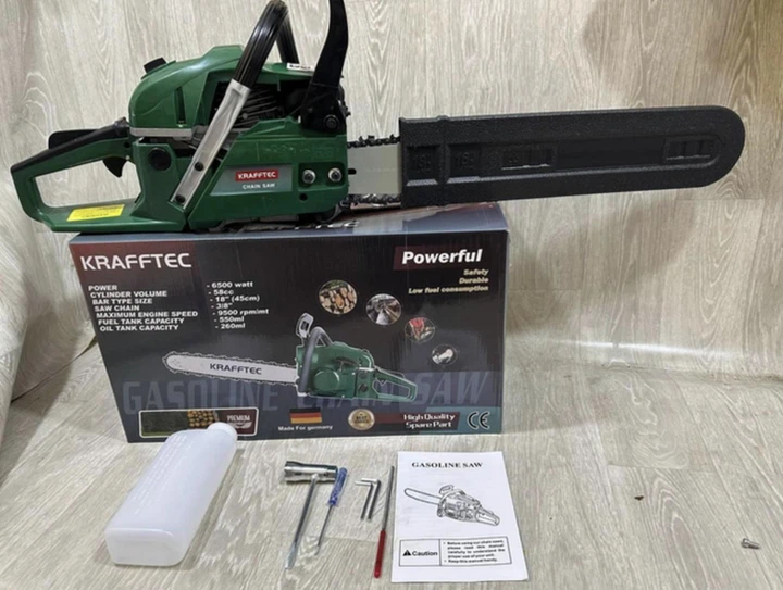 Бензопила ланцюгова Krafftec 6500 Вт 58 см³ 45 см професійна садова для рубки дерев шина 450 мм із захисним чохлом та ключем для обслуговування - Фото 2 Бензопила ланцюгова Krafftec 6500 Вт 58 см³ 45 см професійна садова для рубки дерев шина 450 мм із захисним чохлом та ключем для обслуговування - изображение 2