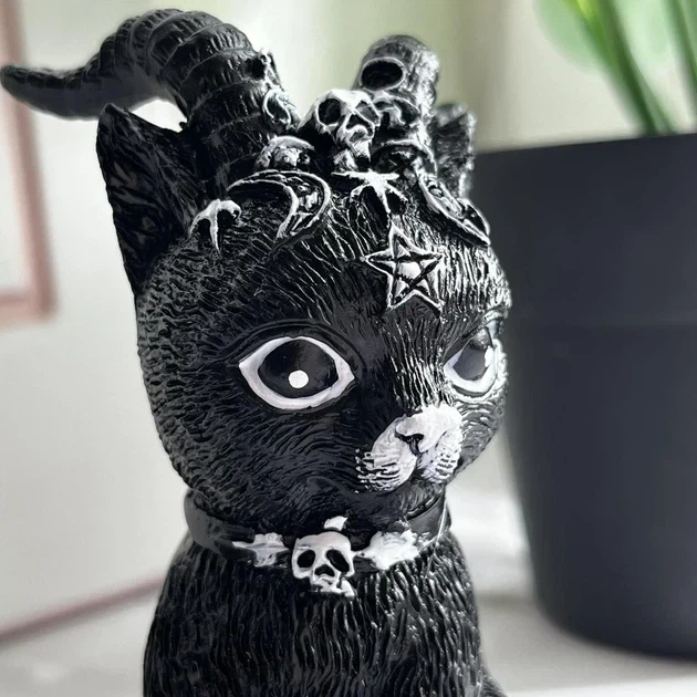 Фигурка кота фамильяра с рогами, готическая статуэтка черный сидящий кот волшебник из смолы и пластика 10.5х6 см - изображение 10