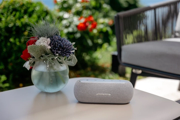 Портативна колонка Harman/Kardon Luna 40W Grey (HKLUNAGRYEU) - Фото 2 Портативна колонка Harman/Kardon Luna 40W Grey (HKLUNAGRYEU) - зображення 2