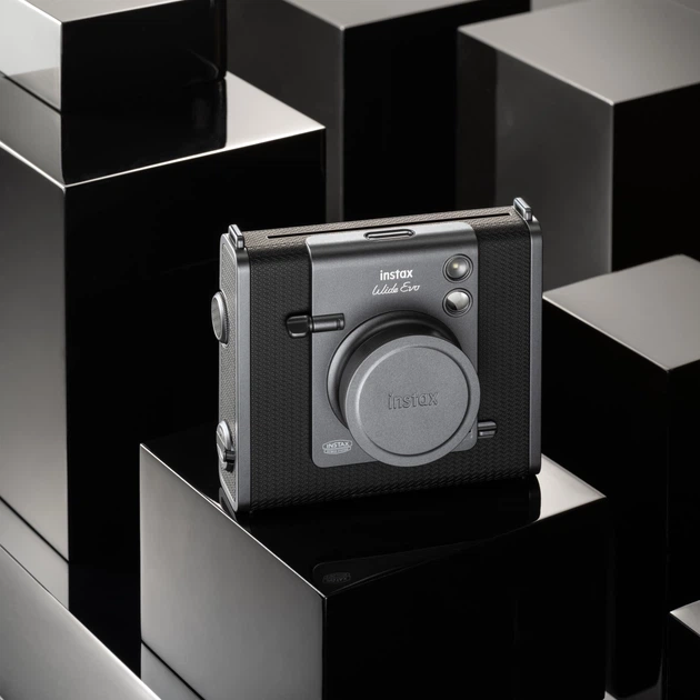 Камера моментального друку Fujifilm Instax Wide EVO Black (16840933) - Фото 2 Камера моментального друку Fujifilm Instax Wide EVO Black (16840933) - изображение 2