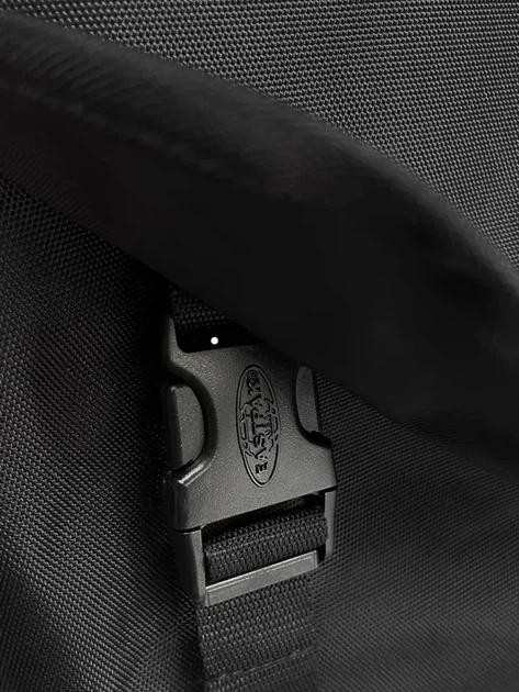 Сумка через плече EastPak Delegate 008 Black 20L в синем цвете. - Фото 3 Сумка через плече EastPak Delegate 008 Black 20L в синем цвете. - изображение 3