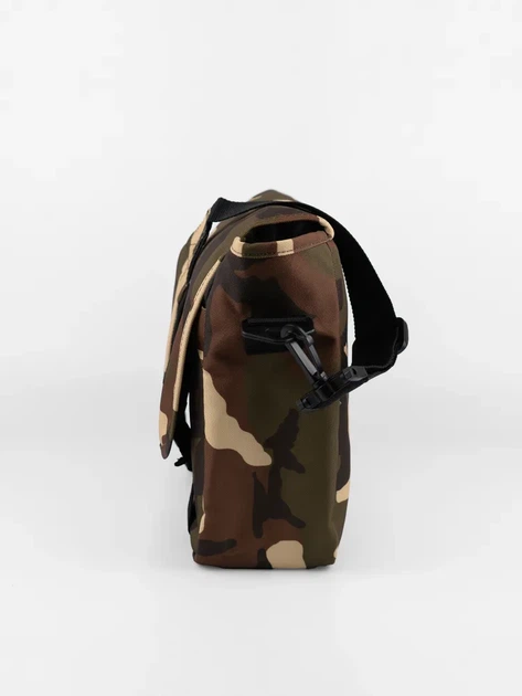 Сумка через плече EastPak Delegate 008 Black 20L у камуфляжному кольорі. - Фото 8 Сумка через плече EastPak Delegate 008 Black 20L у камуфляжному кольорі. - зображення 8